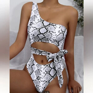 One piece bathing suit